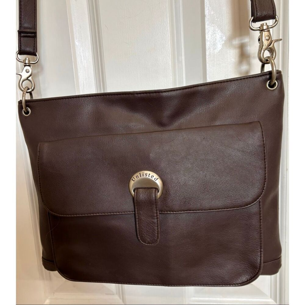 UNLISTED by KENNETH COLE Vintage Messenger Crossbody w/ Brushed Nickel Hardware - Picture 3 of 14